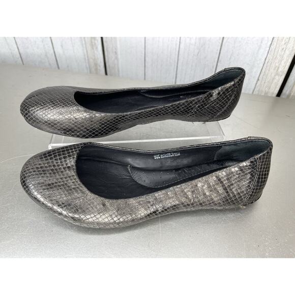 Born Concepts BOC Flats Womens Size 6 Metallic Leather Ballet Slip On Snakeskin - Picture 1 of 6